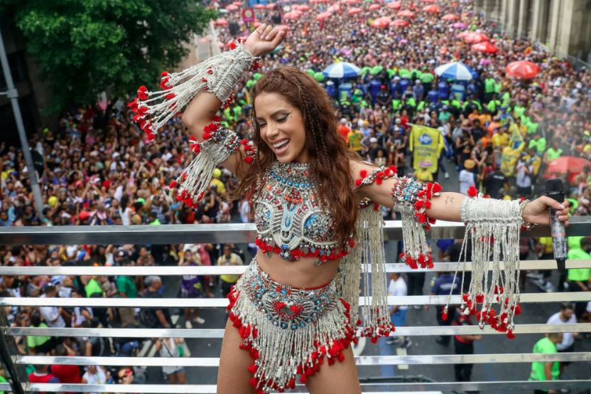Anitta fala sobre pausa no namoro antes de cumprir agenda intensa de Carnaval no Rio