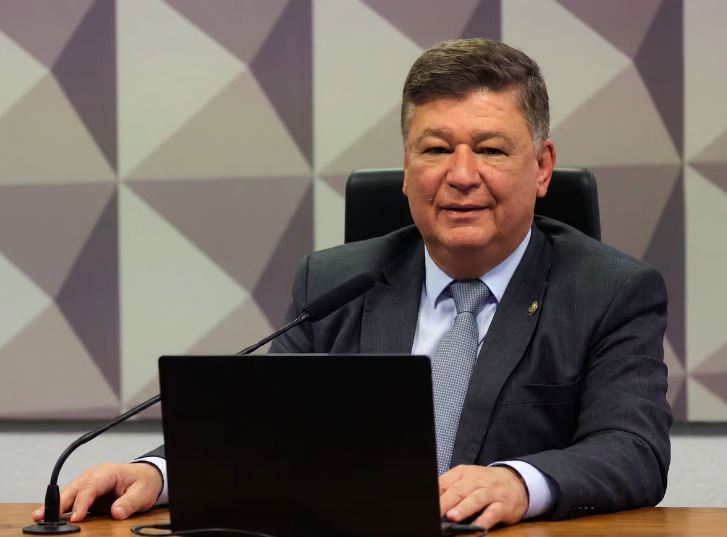 Presidente da CPI do INSS, senador Carlos Viana, afirmou que empresário pode ser levado a depor por condução coercitiva.