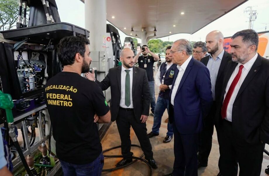 Operação Tô de Olho identificou falhas na quantidade e na qualidade do combustível em postos fiscalizados.