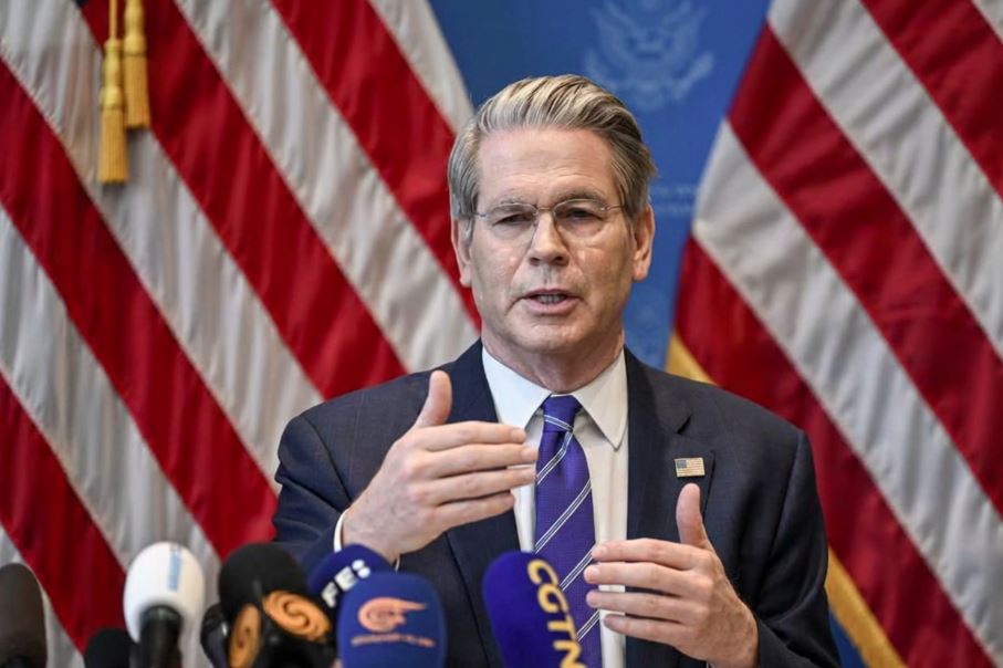 Secretário do Tesouro dos EUA, Scott Bessent, afirmou que Washington mantém pressão econômica e aguarda resposta do Irã para novas negociações.