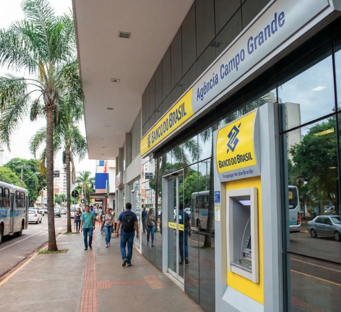 Golpe da pescaria consistia em prender envelopes de depósito para retirar o dinheiro depois.