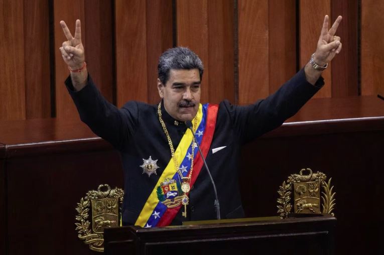 Justiça argentina solicitou aos Estados Unidos a extradição de Nicolás Maduro para investigação de crimes de lesa humanidade.