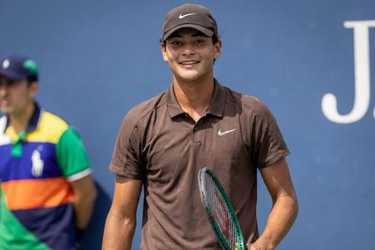 Guto Miguel, de 16 anos, vai disputar pela primeira vez um torneio de nível ATP no Rio Open.