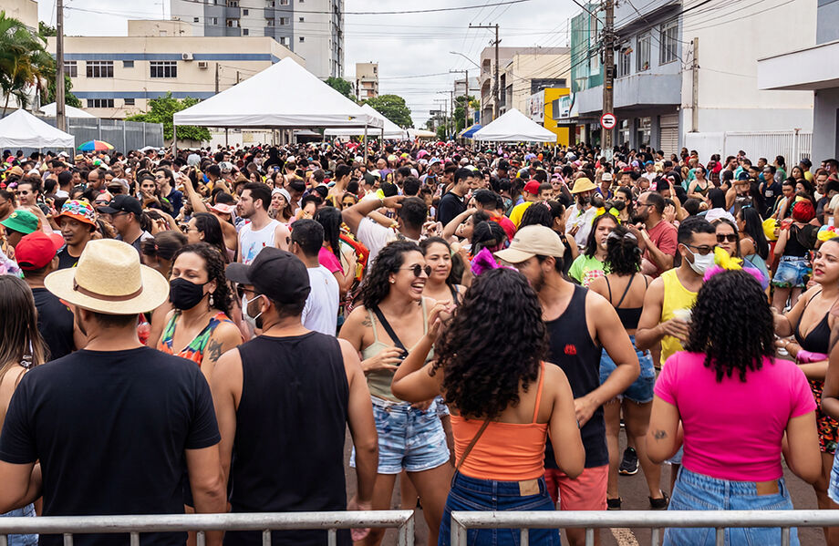 Carnaval, shows e teatro movimentam Campo Grande neste fim de semana.