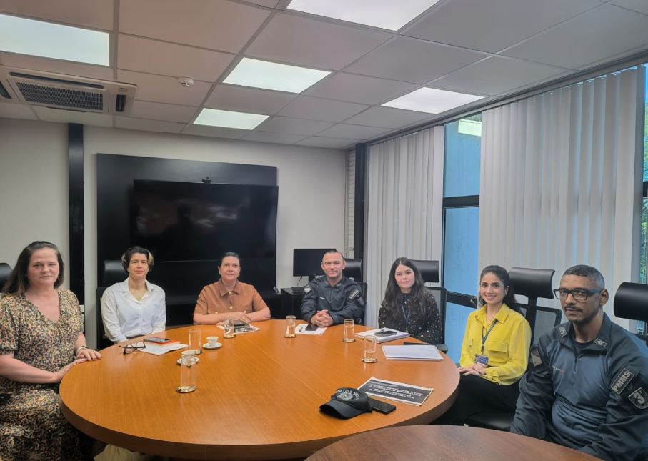 Representantes do TJMS e da Polícia Militar discutem termo de cooperação para fortalecer a proteção às mulheres em MS.