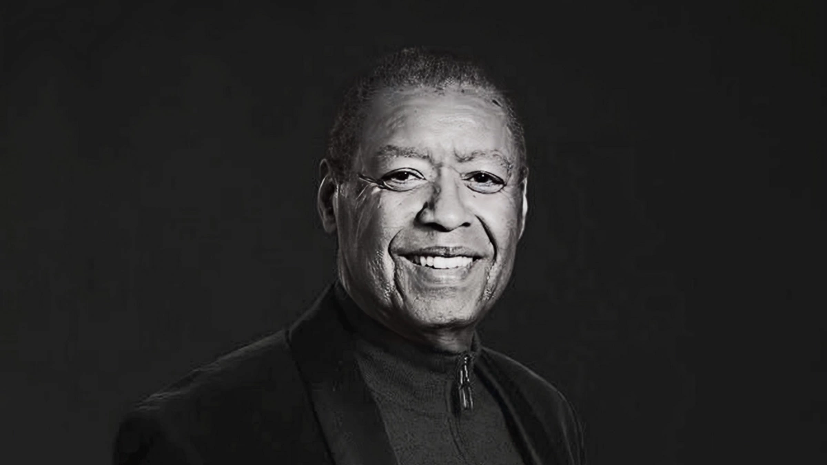 Ron Kenoly, um dos maiores nomes da música gospel mundial, morreu aos 81 anos.