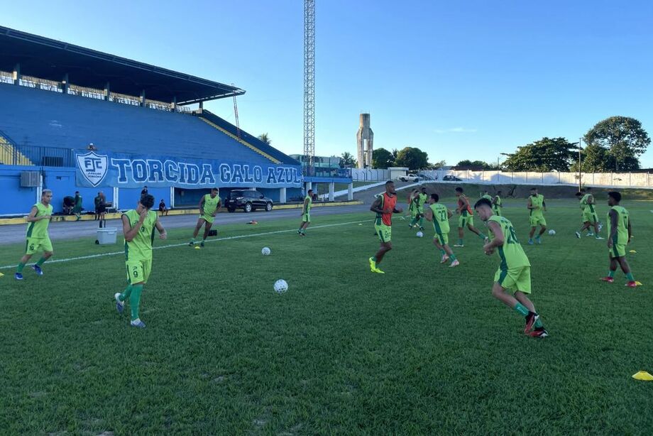Depois de quase 24 horas de viagem, jogadores do Pantanal fizeram treino no Estádio Biancão, local da partida contra o Ji-Paraná