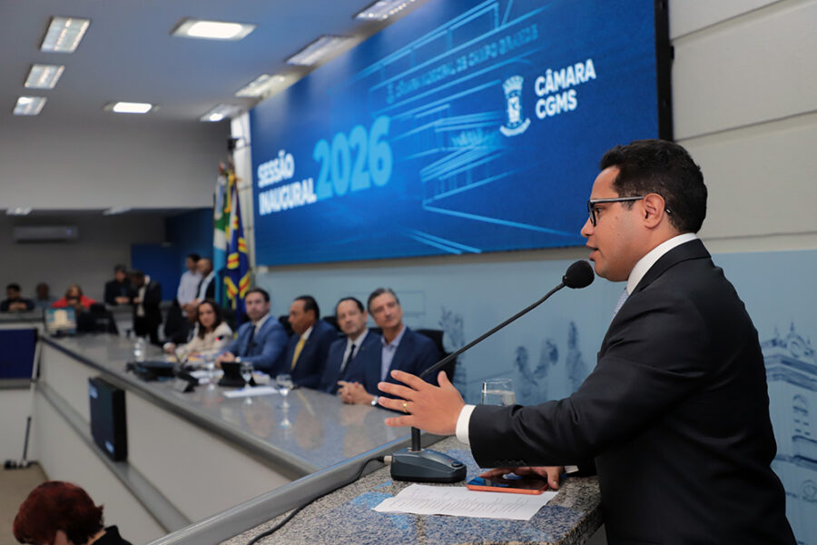 Sessão solene abre os trabalhos legislativos de 2026 na Câmara de Campo Grande, com presença da prefeita Adriane Lopes e autoridades estaduais e federais.