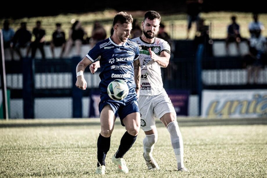 Ivinhema abriu vantagem no final do primeiro tempo e soube segurar a vantagem na etapa final