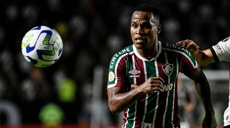 Jhon Arias, ex-Fluminense, fecha pré-contrato com o Palmeiras e chega para reforçar o ataque por quatro temporadas. Exames médicos são a última pendência.