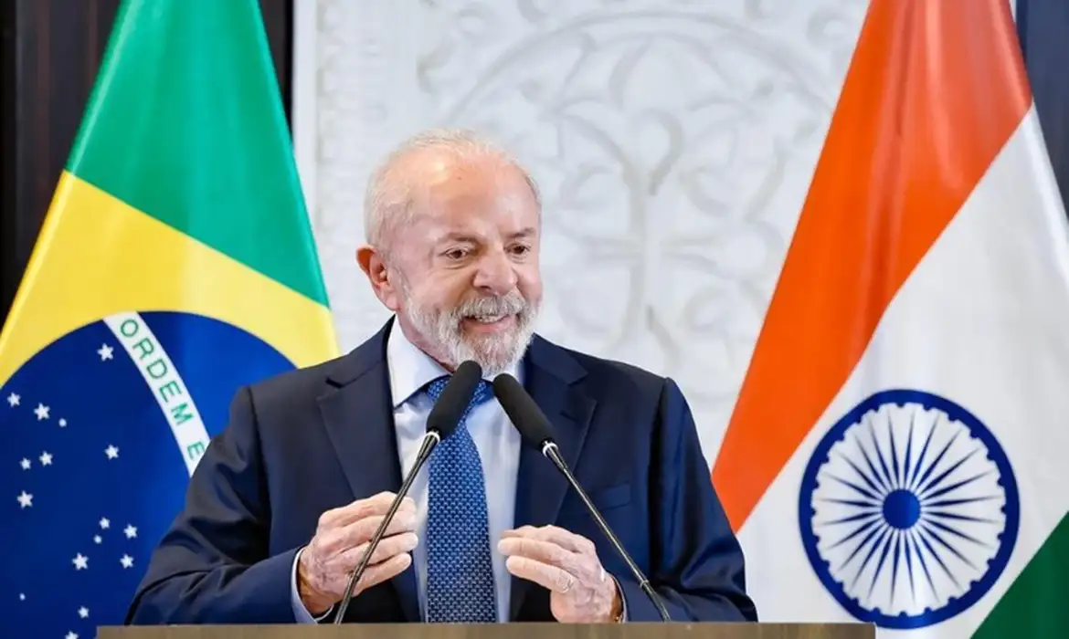 Lula defende união do Sul Global, fortalecimento do Brics e reforma da ONU para mudar a lógica econômica e política mundial.