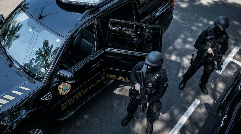 Operação investiga esquema de desvio de milhões no Programa Farmácia Popular, com uso de dados falsos para repasse indevido de recursos públicos.