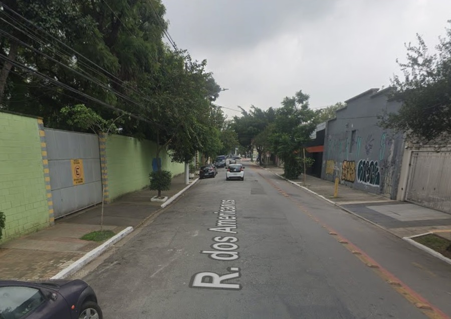 Ele foi flagrado filmando uma menor de idade com o celular na Rua dos Americanos, na altura do número 660.