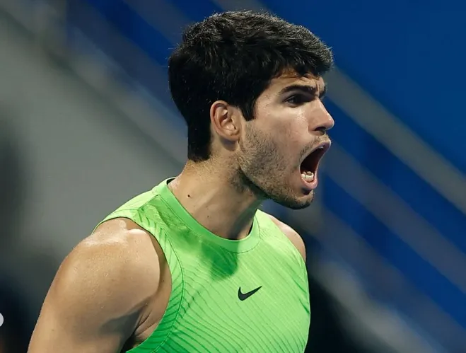 Carlos Alcaraz avançou à semifinal do ATP 500 de Doha após vitória de virada sobre Karen Khachanov.
