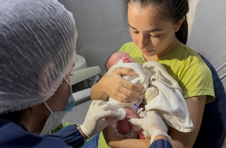 Anticorpo monoclonal passa a proteger bebês prematuros e crianças com comorbidades contra o vírus sincicial respiratório no Estado