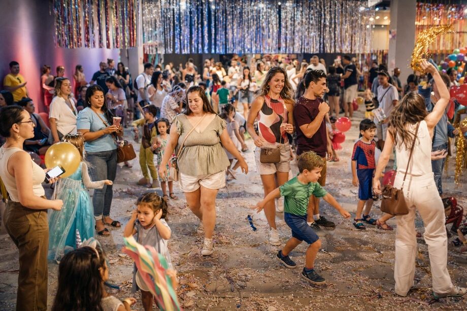 Carnavalzinho do Bosque anima o Shopping Bosque dos Ipês com bailinho infantil, oficinas e desfile pet para toda a família em Campo Grande.