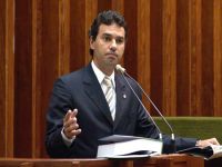 Trad - Em um prazo de trinta dias, esperamos que todos os 10 mil advogados estejam preparados para