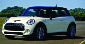 Nova geração do Mini Cooper custa R$ 89.950