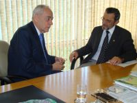 O ministro da Agricultura, Reinhold Stephanes, confirmou ao senador Valter Pereira (PMDB), presenç