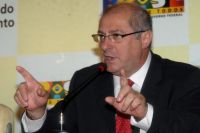 Ministro falou em relação ao aumento do salário mínimo