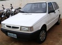O automóvel Uno Mille e as duas dezenas de motos podem ser conferidos pelos interessados até a tarde
