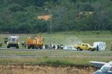 O avião caiu na cabeceira da pista