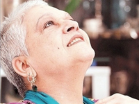 A atriz Regina Dourado, que lutava contra um câncer de mama há 9 anos, morreu hoje pela manhã