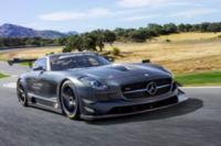Motor V8 AMG 6.3 litros leva a assinatura de Bernd Schneider
