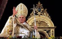 Continuem a rezar por mim, pela Igreja e pelo futuro papa, disse Bento XVI,