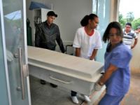 Corpo de indígena morto em conflito é retirado de hospital