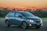No Onix e no Prisma, o câmbio automático é oferecido apenas para o motor de 1,4 litro e acrescenta R