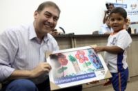 Falou de seu compromisso com as crianças