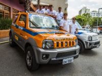 São dois veículos e seis pilotos