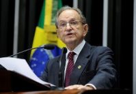 Senador usou ontem a tribuna