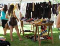 Roupas e sapatos 'aos montes'