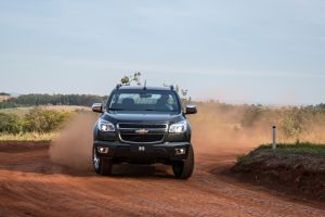 Novo motor estreia com transmissão de seis marchas e possibilidade de tração 4x4 e controle eletrônico de estabilidade