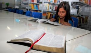 A exigência de Bíblias nos acervos de bibliotecas e escolas de Mato Grosso do Sul é contestada em Adin (Ação Direta de Inconstitucionalidade) no STF (Supremo Tribunal Federal).