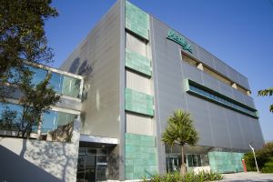 Com a série de medidas para preservar o recurso natural, a meta do laboratório é reduzir o consumo de água em 25% até 2020.