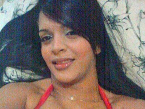 Amanda Bueno foi morta na casa em que morava, no RJ.