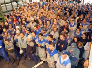 Os demitidos integravam o quadro de cerca de 750 metalúrgicos que há quase um ano estavam em lay-off