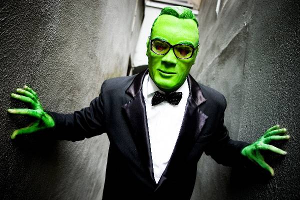 O DJ belga Dr Lektroluv se apresenta em Campo Grande