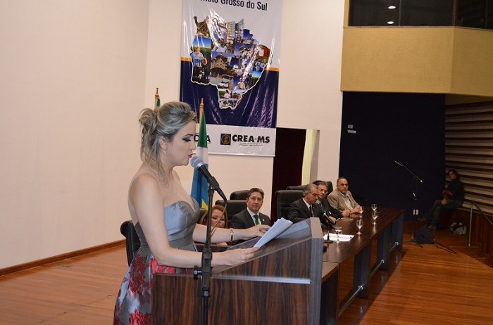 A cerimônia de posse contou também com a participação, além do governador, do secretário estadual de saúde, Nelson Tavares, da reitora da UFMS (Universidade Federal de Mato Grosso do Sul) Celia Maria Silva Correa Oliveira, do secretário de saúde da Capita