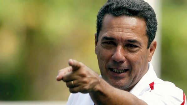 Luxemburgo ainda chega para ter salário menor do que o do antecessor