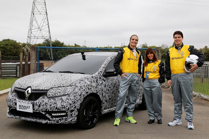 Três sortudos puderam rodar em primeira mão no Renault Sandero R.S.