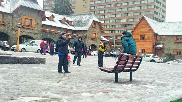 No caso de Bariloche, a agência identificou um crescimento de 163% na venda de pacotes para este destino específico e que os brasileiros lideram o ranking de turistas que mais alugam veículos por lá.