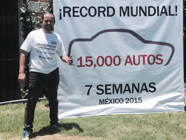 Em sua última vivência internacional, na cidade de Puebla, no México, Cleber Nantes fez parte de uma equipe de profissionais que bateram um recorde mundial de recuperação de carros.