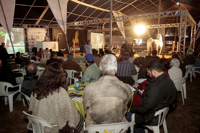 De acordo com Laucídio Coelho Neto, a cada leilão, e ainda nos demais eventos realizados ao longo do ano pelo Haras Engenho, aumenta o número de interessados na raça árabe