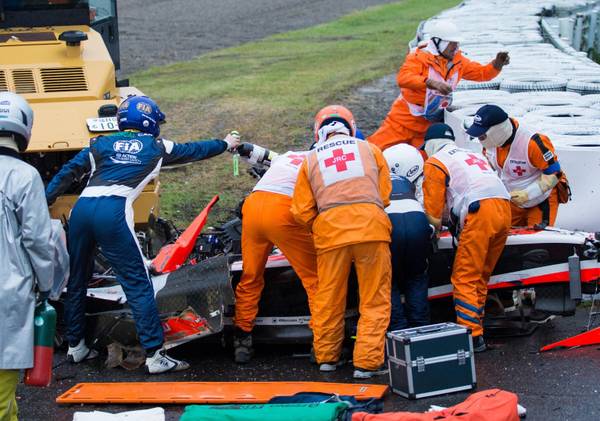 Ele estava em coma desde que bateu seu carro contra um guindaste na pista, em 5 de outubro de 2014.