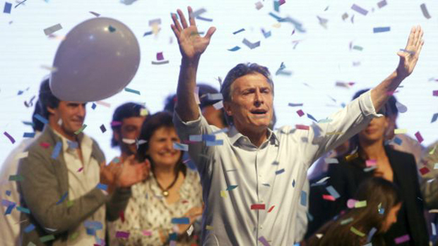 Macri lidera a disputa neste segundo turno –está oito pontos à frente do candidato da situação, Daniel Scioli.