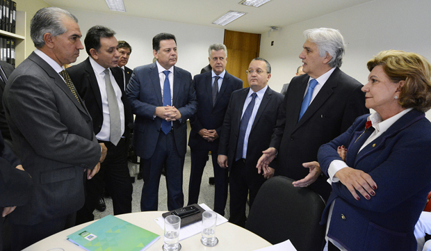 Delcídio com os governadores do Consórcio Brasil Central. Trabalho conjunto para fortalecer a região.